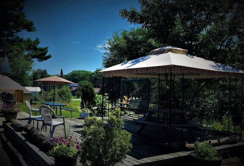 Town & Country Motel