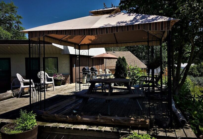 Town & Country Motel