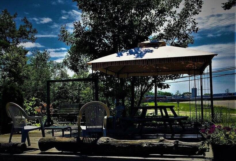 Town & Country Motel