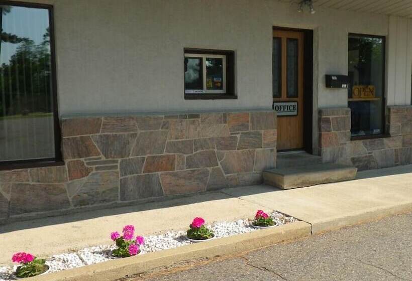 Town & Country Motel