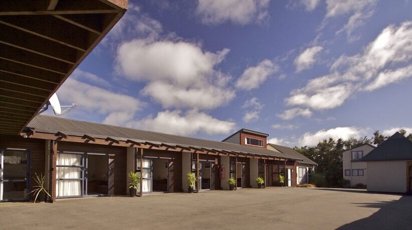 הוסטל Alpine Motel