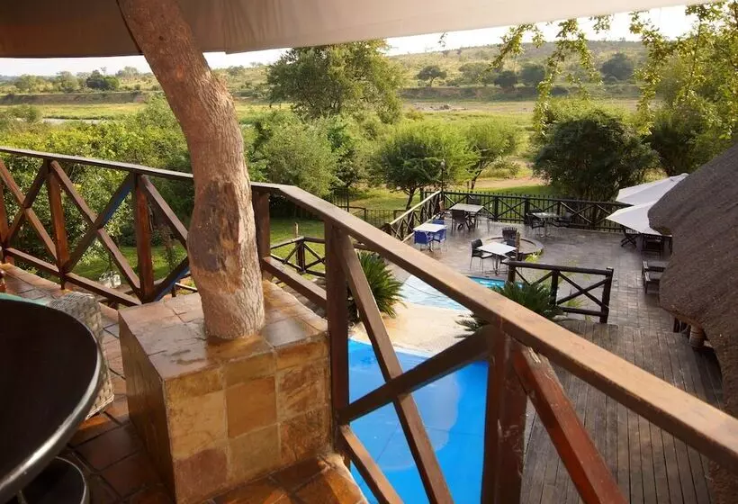 Hotelli Crocodile Kruger Safari Lodge