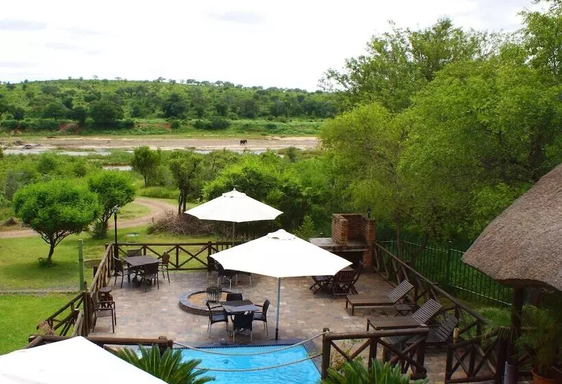 Hotelli Crocodile Kruger Safari Lodge