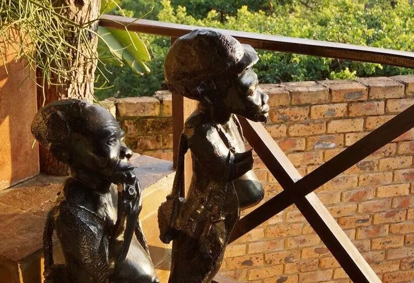 Hotelli Crocodile Kruger Safari Lodge