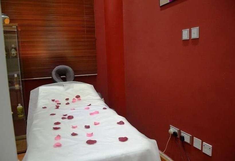 Oman Palm Hotel Suites