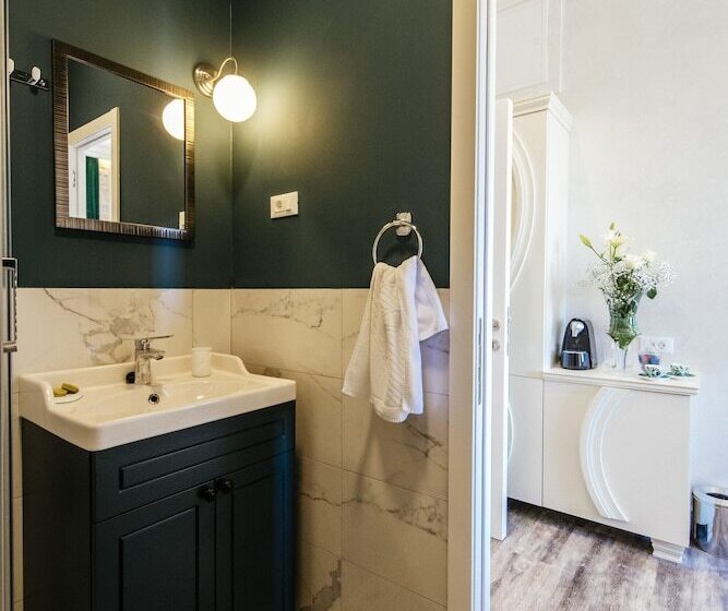 住宿加早餐  Riva Palace   Design Rooms