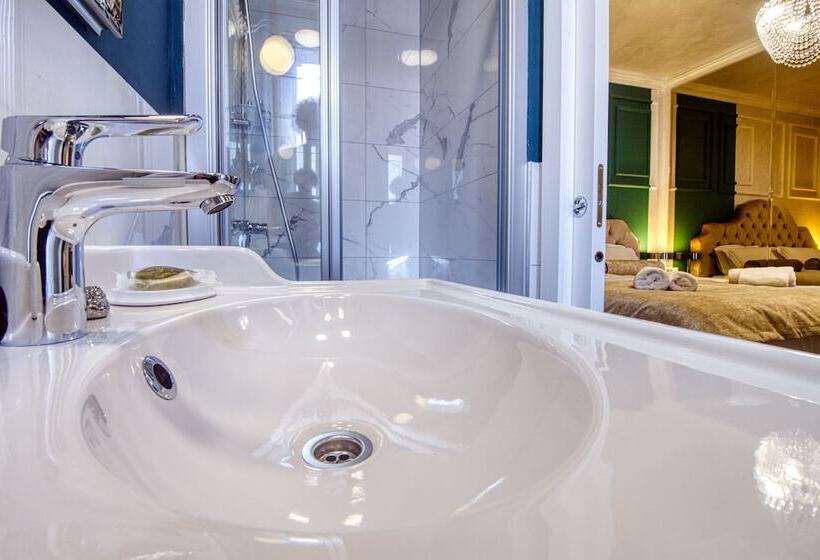 住宿加早餐  Riva Palace   Design Rooms