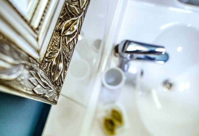 住宿加早餐  Riva Palace   Design Rooms