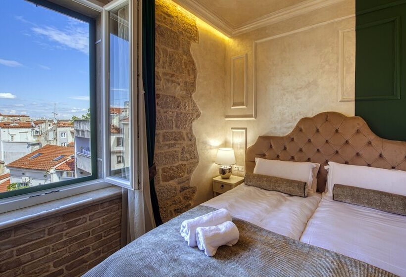 住宿加早餐  Riva Palace   Design Rooms