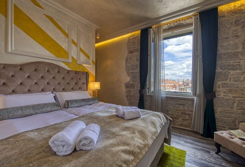 住宿加早餐  Riva Palace   Design Rooms