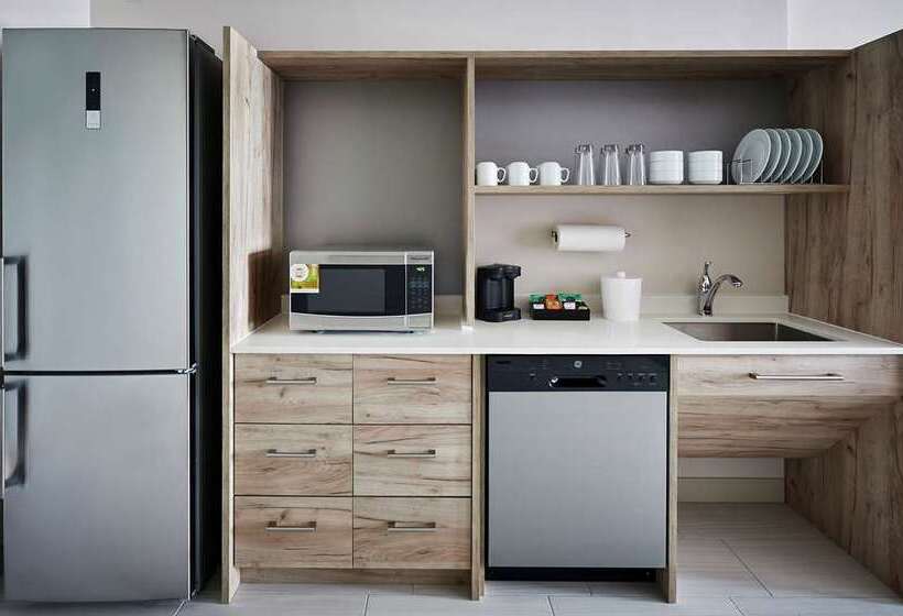 هتل Home2 Suites By Hilton Brantford