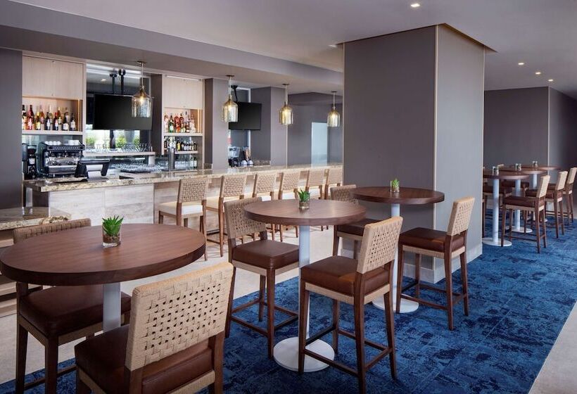 هتل Hyatt Place Aruba Airport