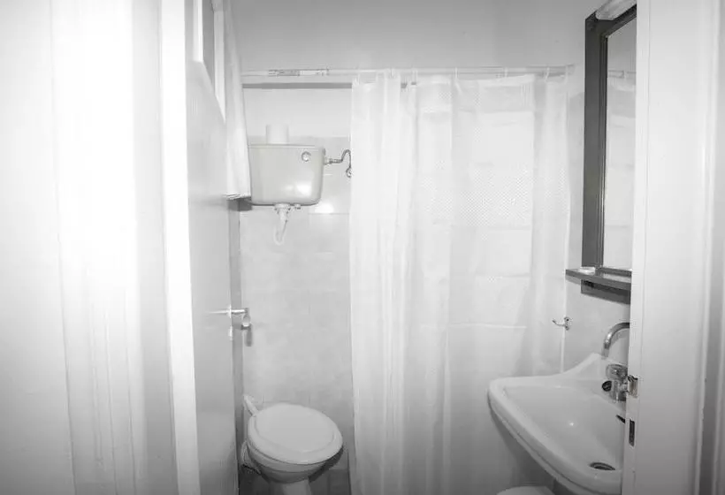 هتل Neorio Bay