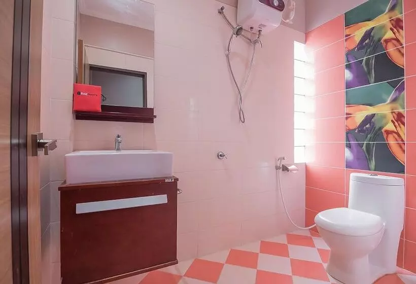 ホテル Reddoorz Plus @ Tanjung Pandan Belitung 2