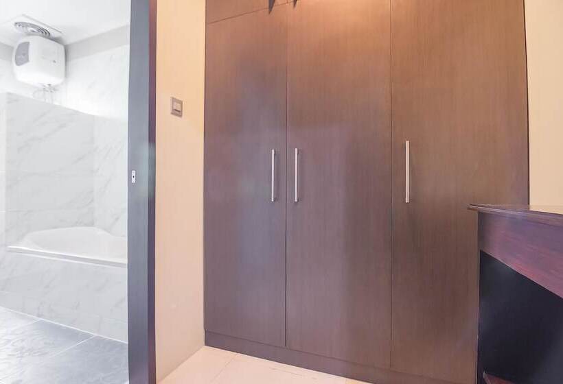 Отель Reddoorz Plus @ Tanjung Pandan Belitung 2