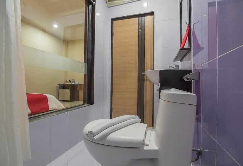 Отель Reddoorz Plus @ Tanjung Pandan Belitung 2