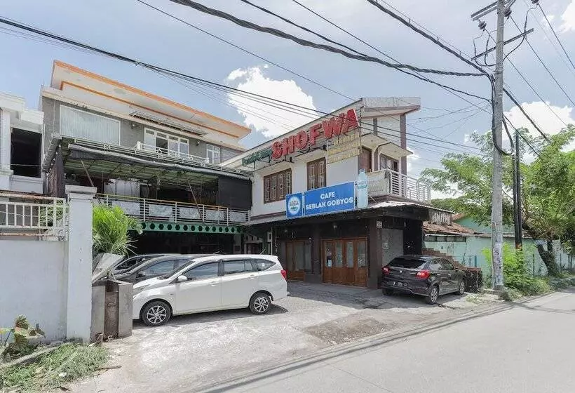 ペンション Reddoorz Near Juanda International Airport 2