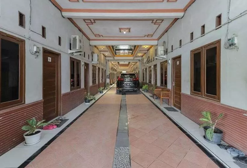 ペンション Reddoorz Near Juanda International Airport 2