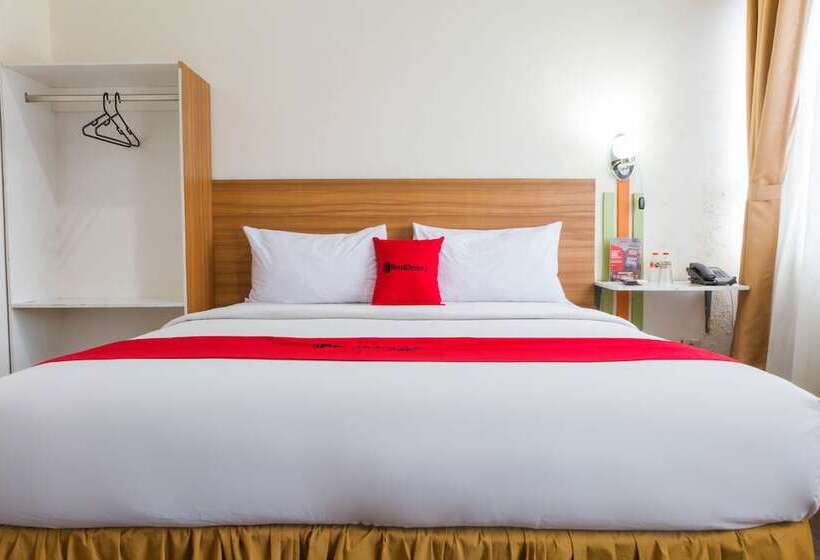 פנסיון Reddoorz Plus @ Surapati 2