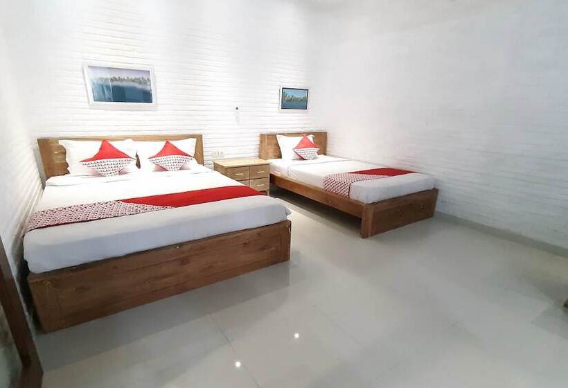 ユースホステル Villa Sari By Oyo Rooms