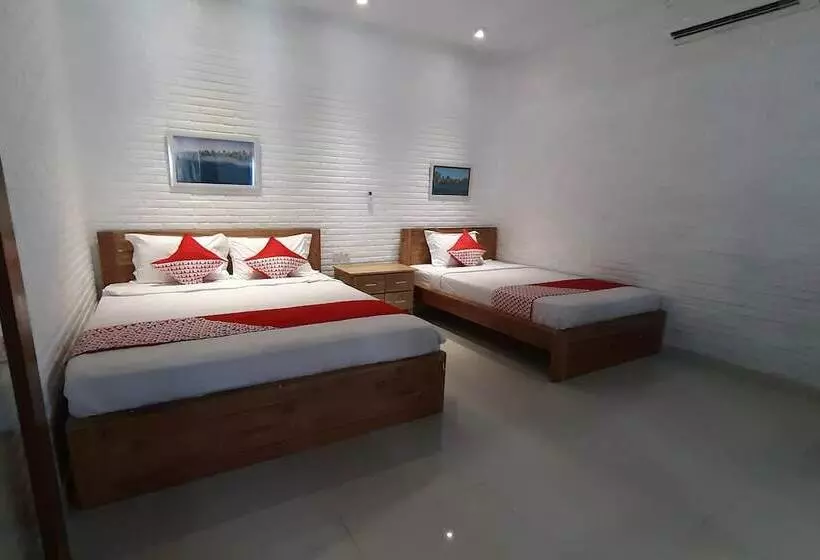 ユースホステル Villa Sari By Oyo Rooms