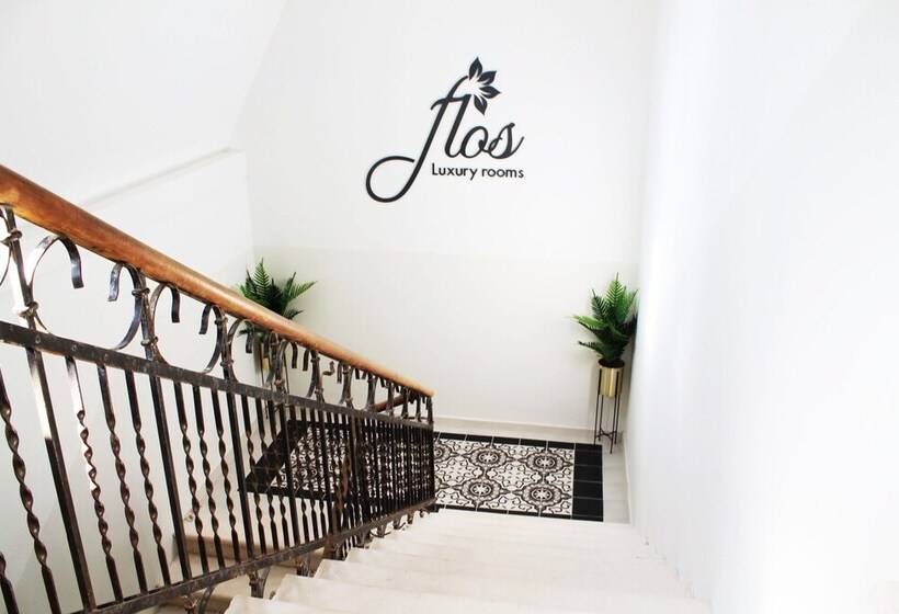 Aamiaismajoitus (B&B) Flos Luxury Rooms