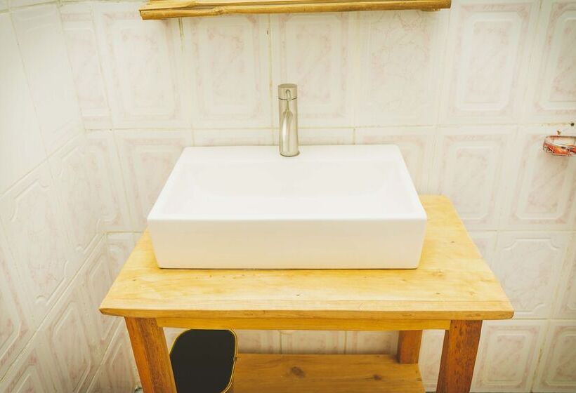 تختخواب و صبحانه Isange Paradise Resort