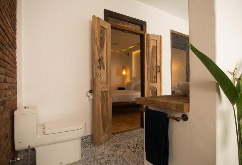 تختخواب و صبحانه The Mandana Villa Gili Air