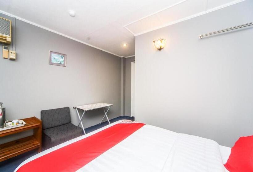 فندق Lutana By Oyo Rooms