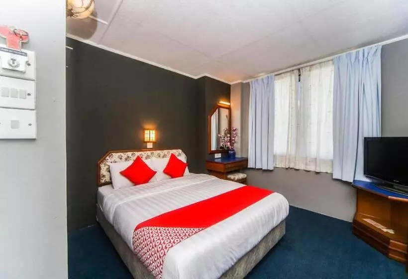 ホテル Lutana By Oyo Rooms