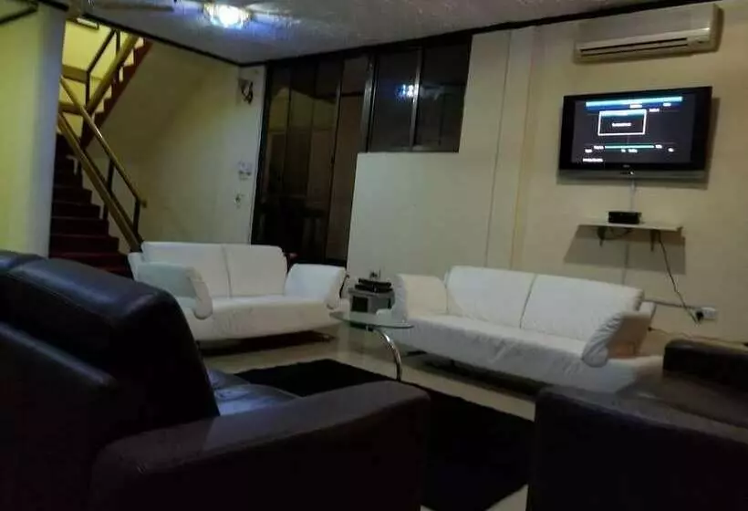 ホテル Nass Lodge