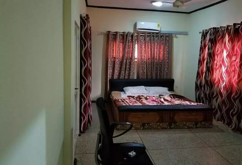 ホテル Nass Lodge