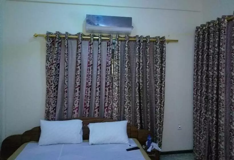 ホテル Nass Lodge