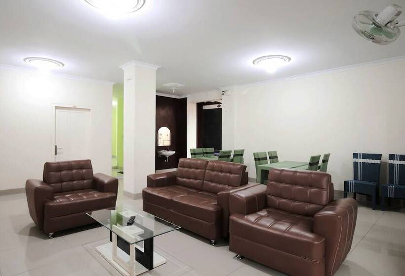 בית מלון כפרי Reddoorz At Andalas Asri