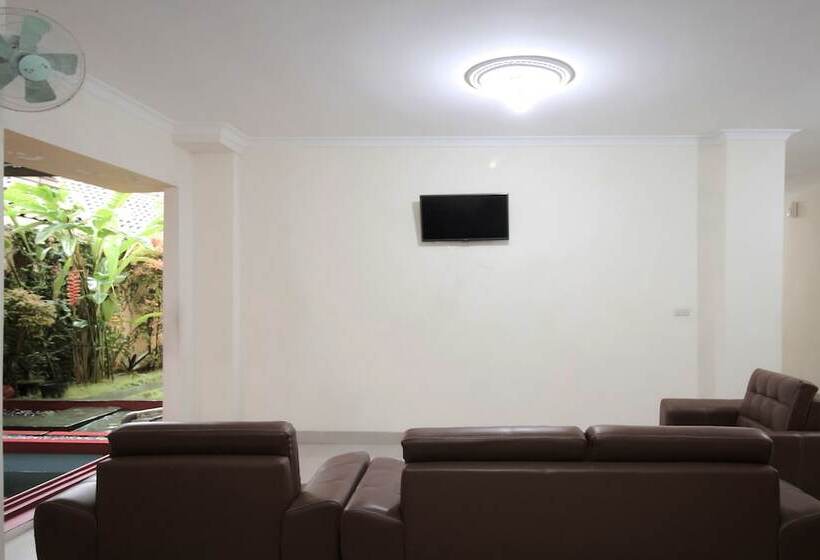 בית מלון כפרי Reddoorz At Andalas Asri