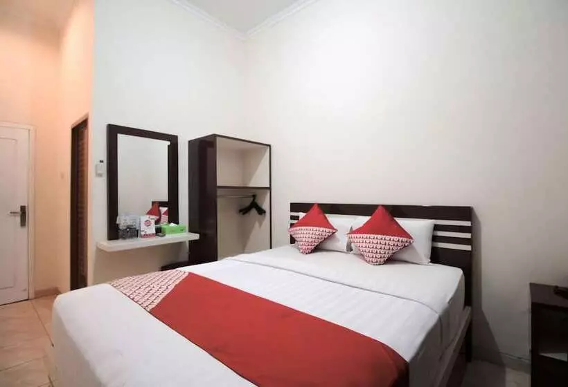 ホテル Reddoorz At Andalas Asri