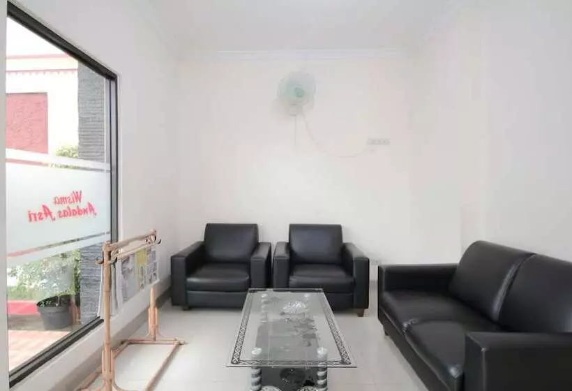 ホテル Reddoorz At Andalas Asri