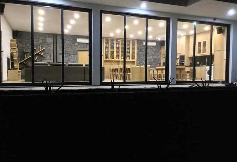 فندق ريفى Make It Happen Farm