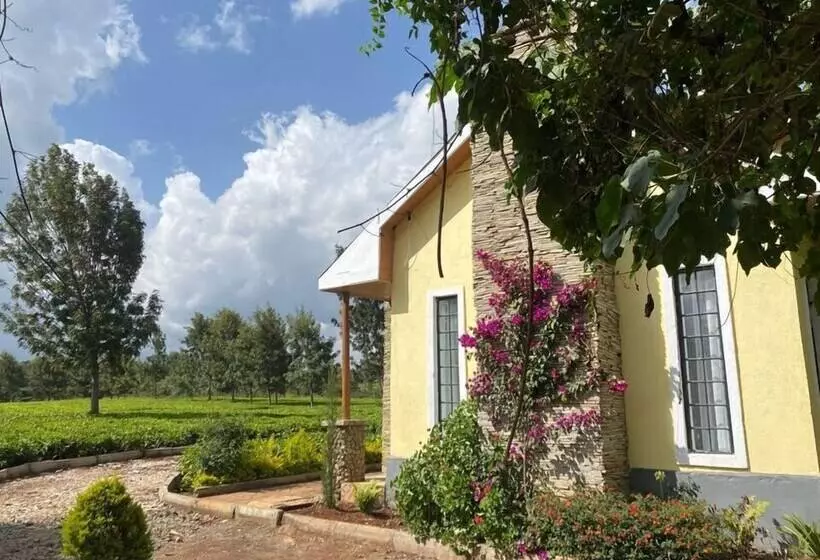 هتل The Jadav Gardens