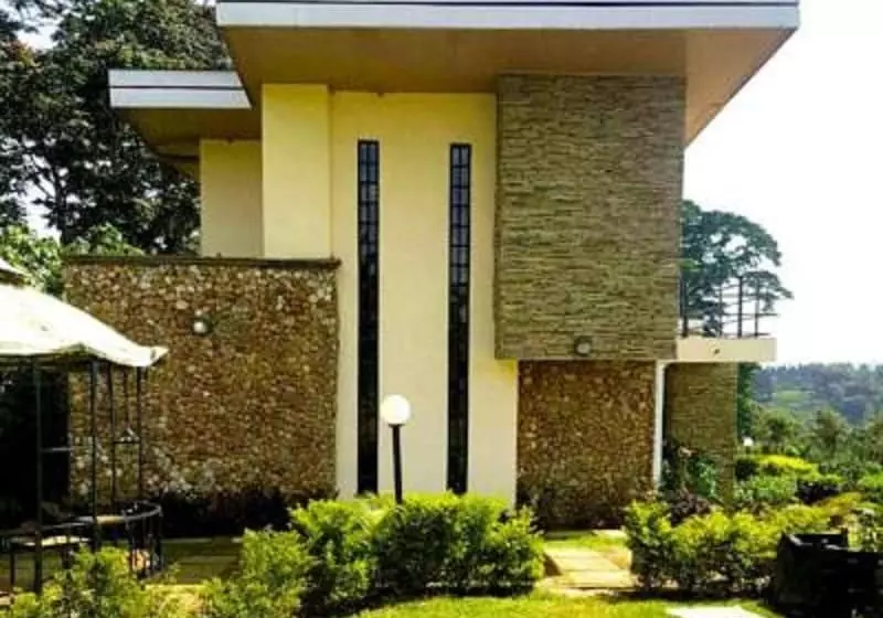 هتل The Jadav Gardens