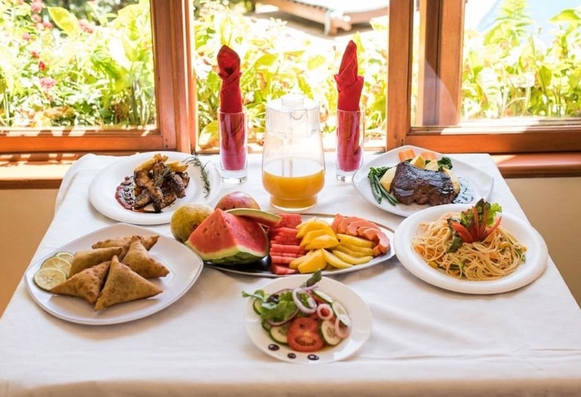 هتل The Jadav Gardens