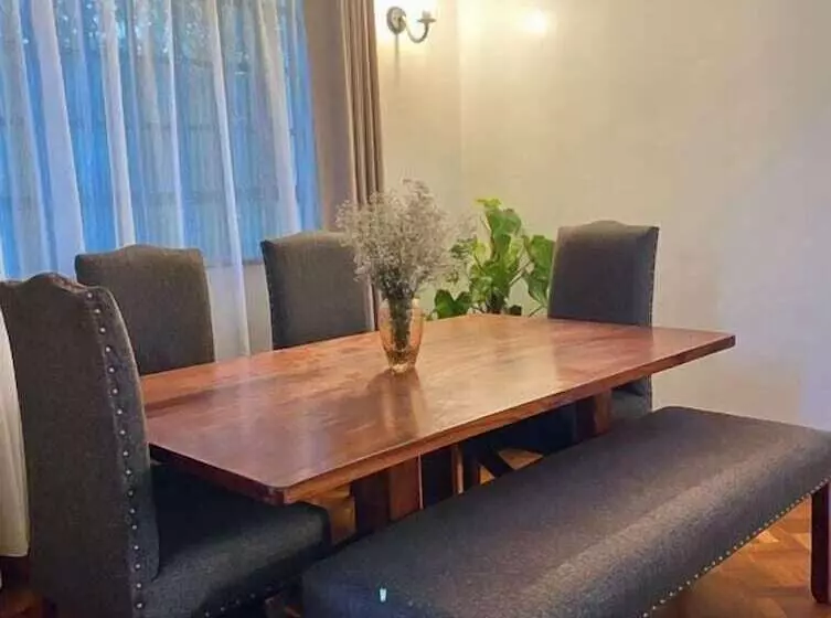 هتل The Jadav Gardens