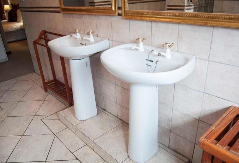 Pension Brooklyn Guesthouses