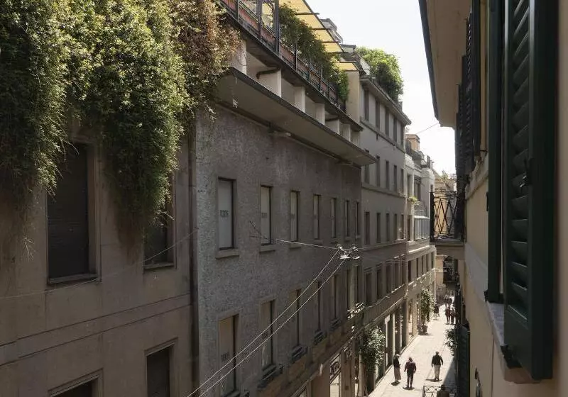 پانسیون Della Spiga Suites By Brera Apartments