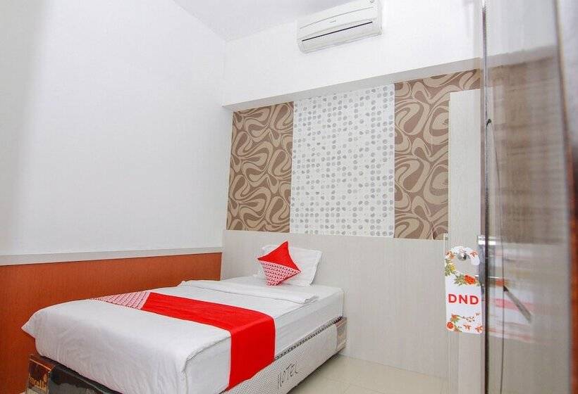 R Four Hotel By Oyo Rooms