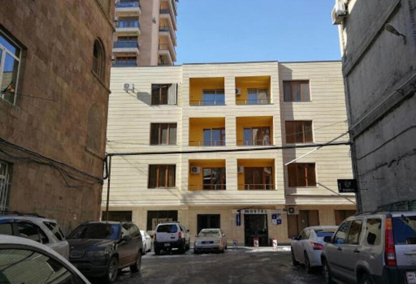 هاستل Loft Host Yerevan