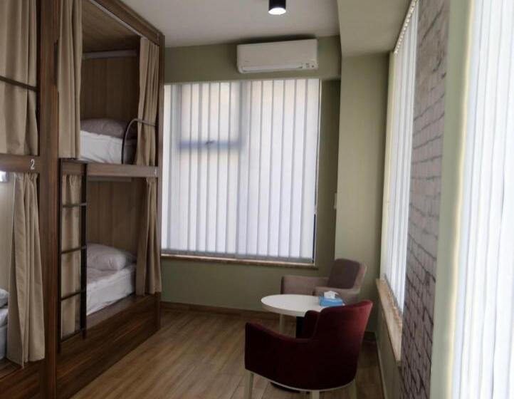 هاستل Loft Host Yerevan