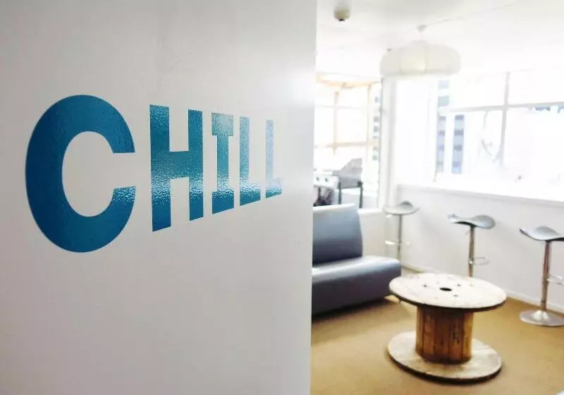 هاستل Attic Backpackers