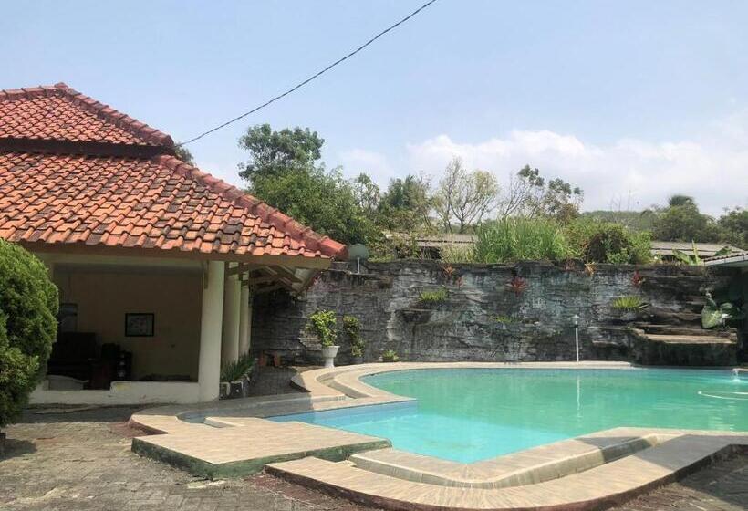 Bed and Breakfast Pantai Mutiara