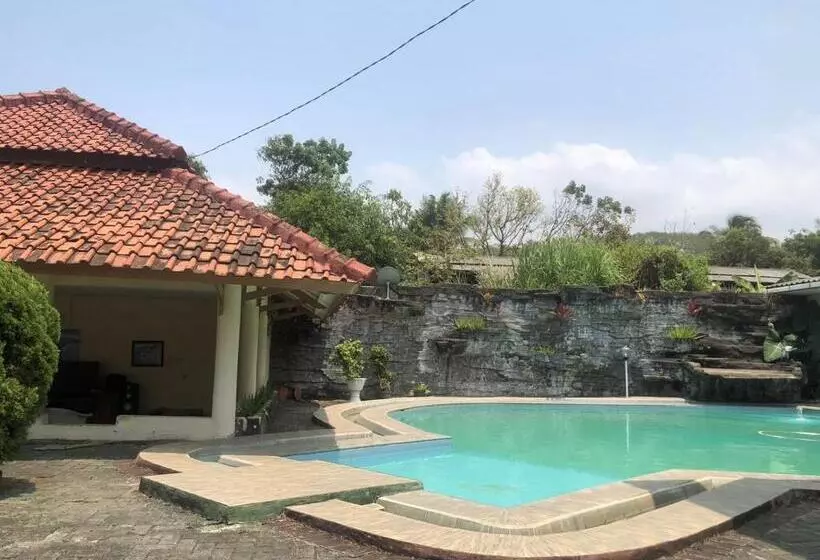 Bed and Breakfast Pantai Mutiara